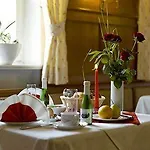 König Szálloda 4*