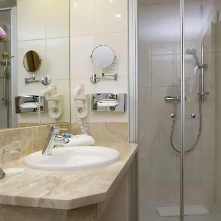 Koenig Hotell 4*