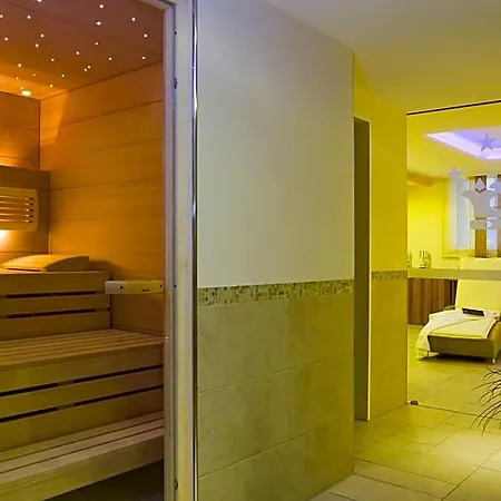 Koenig Hotel 4*